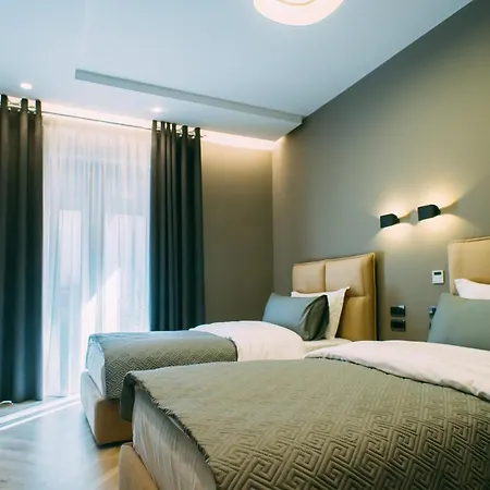 Stela Center 4* טיראנה