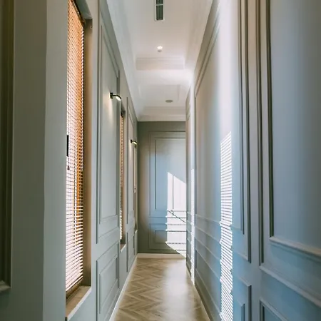 Stela Center Τίρανα