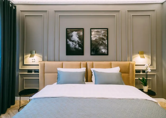 מלון Stela Center 4*