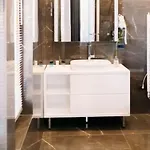 Stela Center 4*