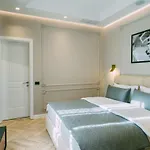 Stela Center 4*