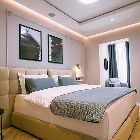 Stela Center 4*