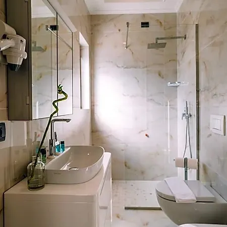 Stela Center 4* טיראנה