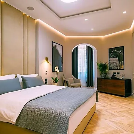 מלון Stela Center 4*