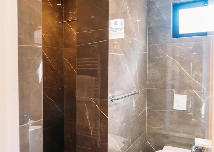 Stela Center Hotell Tirana