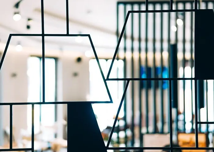 Stela Center Тирана